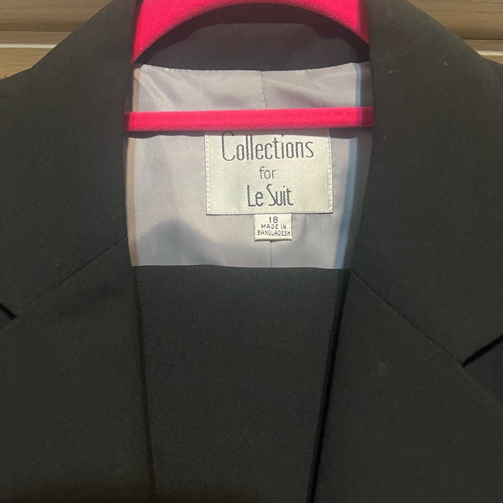 2 Piece Le Suit Skirt Suit